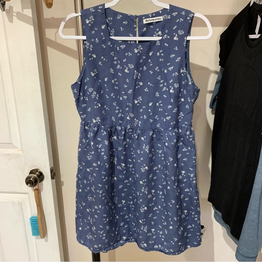 Reformation Tanner Dress Light blue with white floral print - Picture 6 of 9